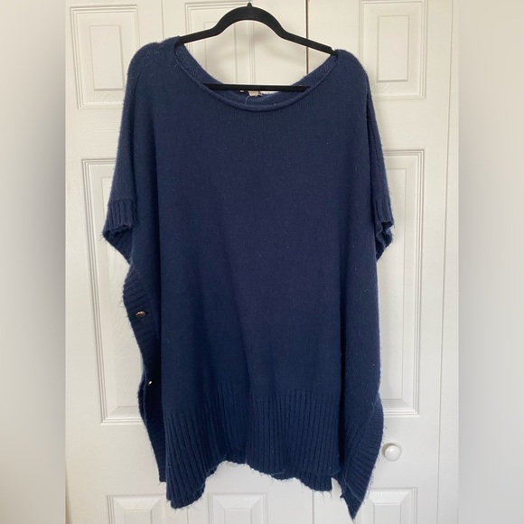 LOFT Sweaters - Loft Poncho Sweater Pullover Knit Women’s Navy Blue M/L Med Large Buttons NEW